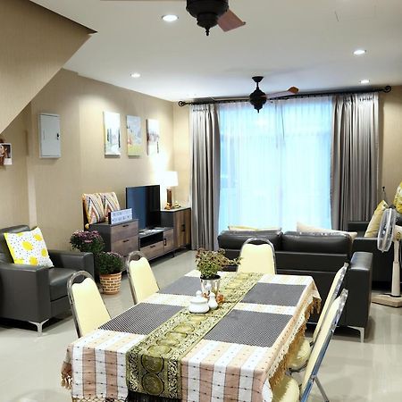 Modern Townhome At The Old City Chiang Mai Esterno foto