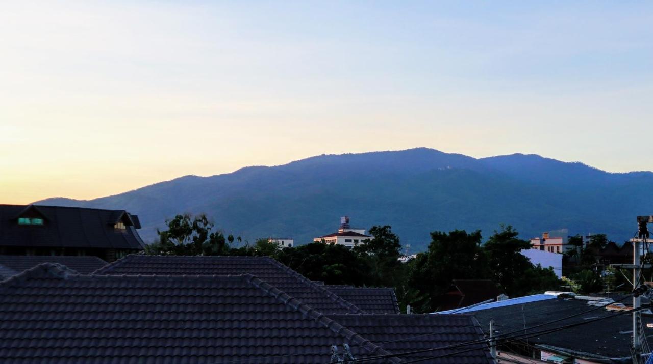 Modern Townhome At The Old City Chiang Mai Esterno foto